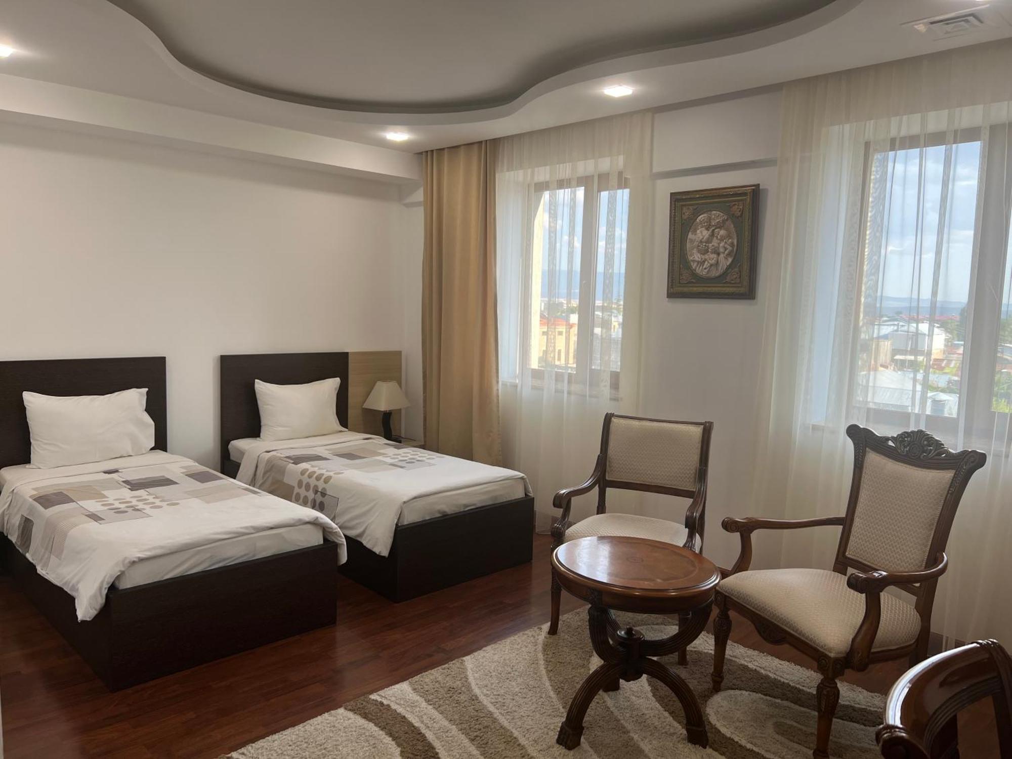 Vanatur Hotel Gyumri Ngoại thất bức ảnh